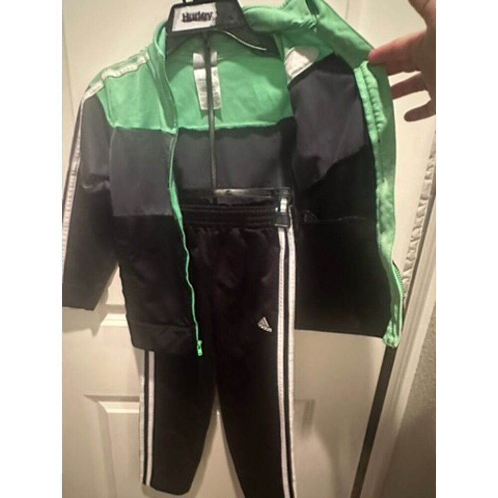 Adidas Unisex 2 Piece Tracksuit - Green, White & Black Size 6 - Picture 7 of 12